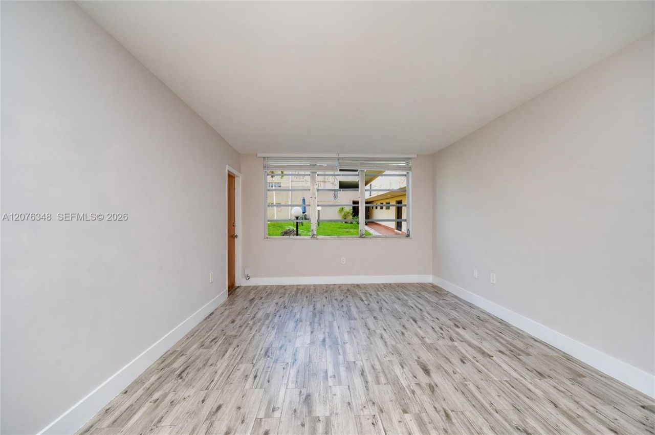 1690 NE 191st St , Unit 115-1, Miami, FL 33179 Photo