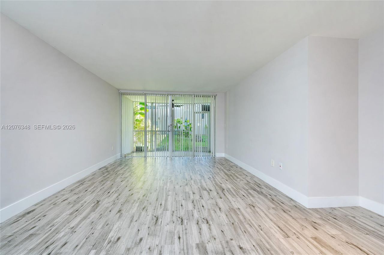 1690 NE 191st St , Unit 115-1, Miami, FL 33179 Photo
