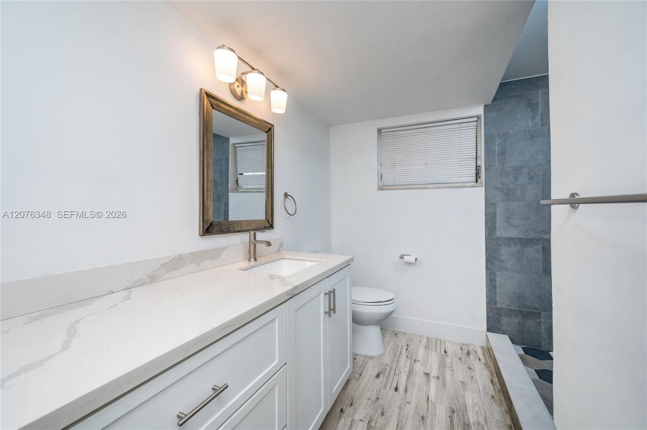 1690 NE 191st St , Unit 115-1, Miami, FL 33179 Photo