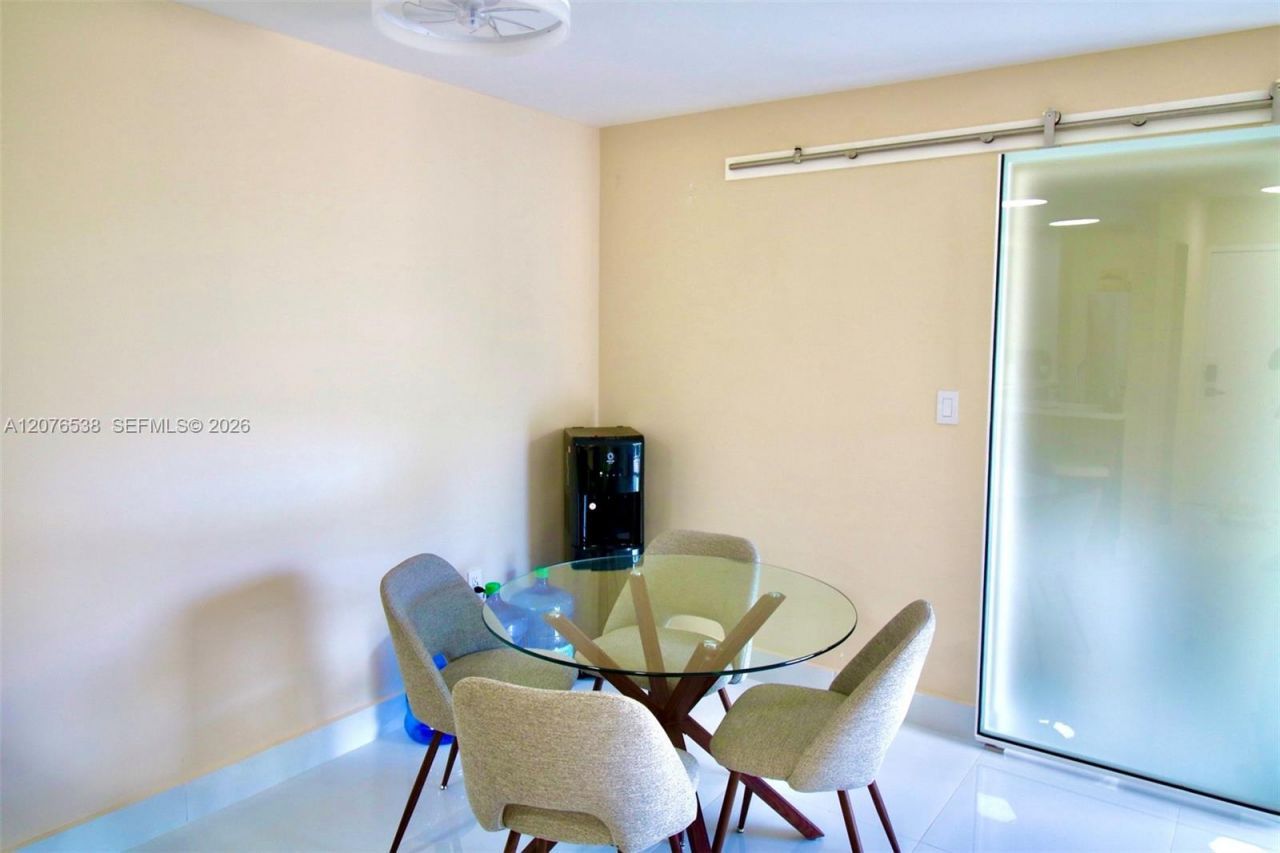1255 Collins Ave , Unit 304, Miami Beach, FL 33139 Photo