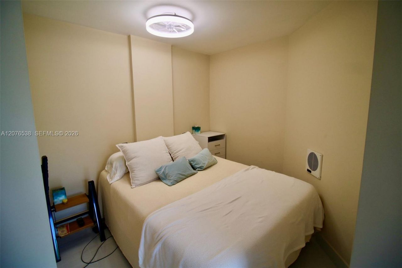 1255 Collins Ave , Unit 304, Miami Beach, FL 33139 Photo