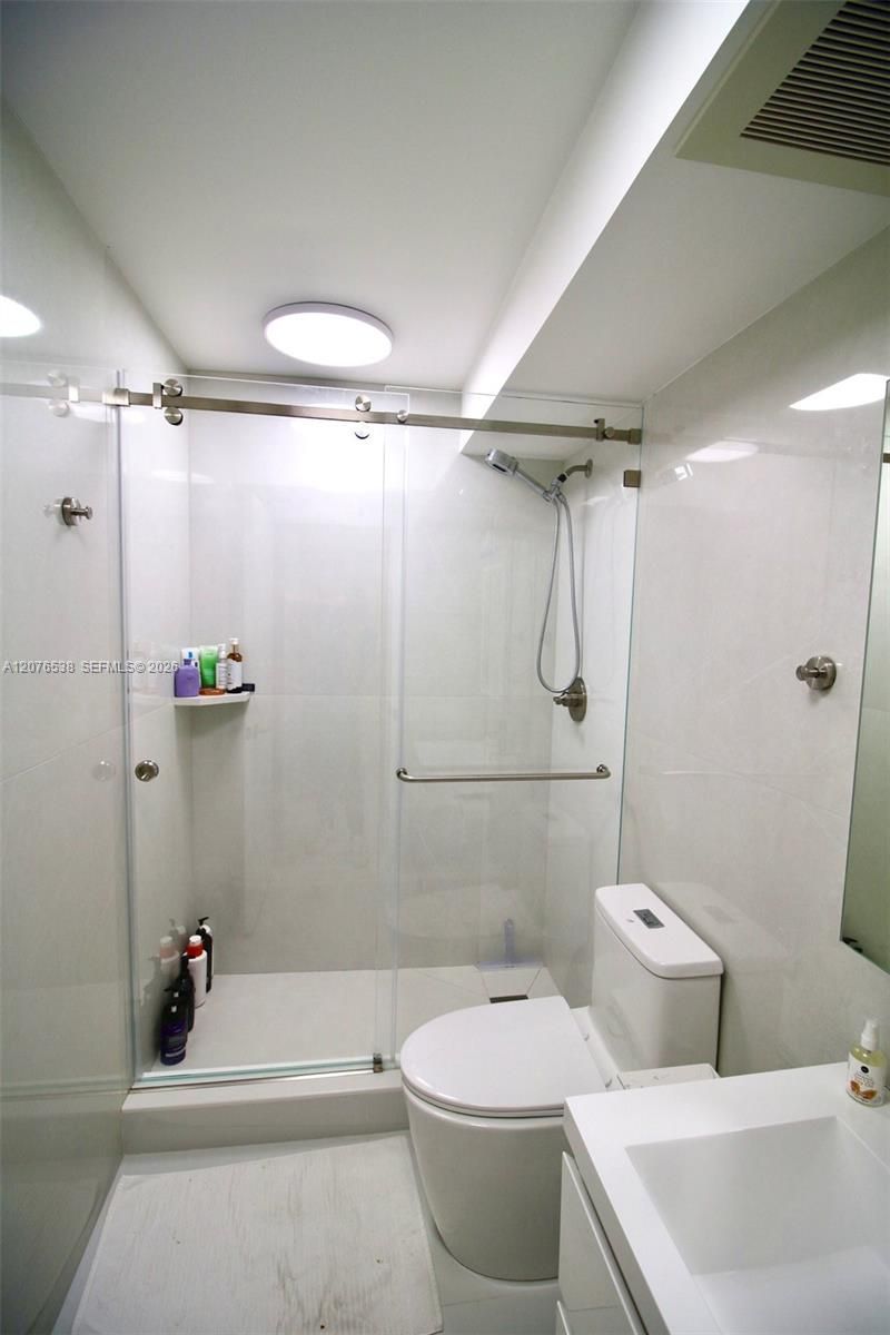 1255 Collins Ave , Unit 304, Miami Beach, FL 33139 Photo
