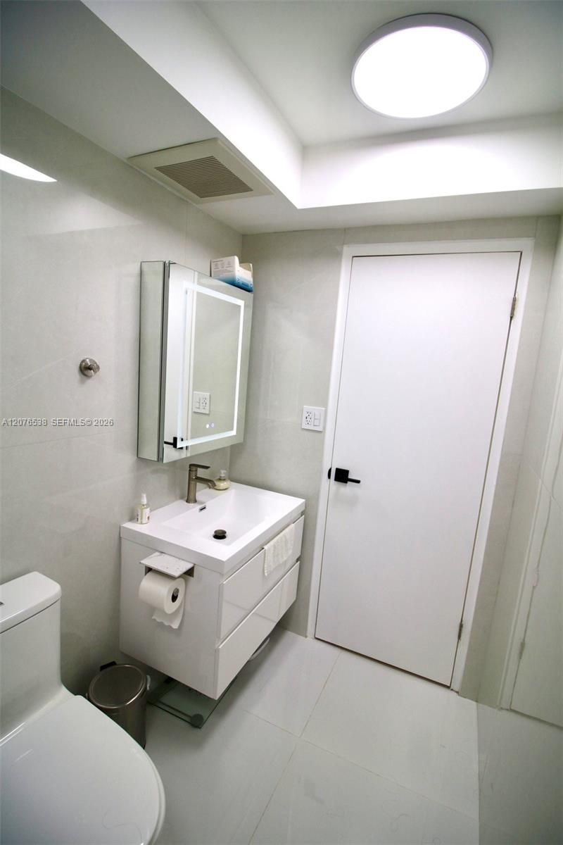 1255 Collins Ave , Unit 304, Miami Beach, FL 33139 Photo