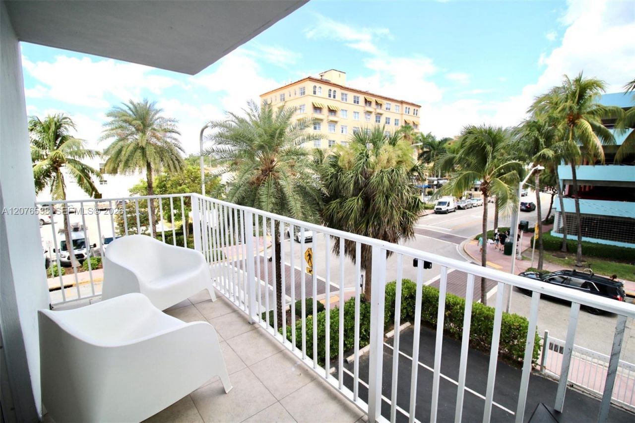 1255 Collins Ave , Unit 304, Miami Beach, FL 33139 Photo