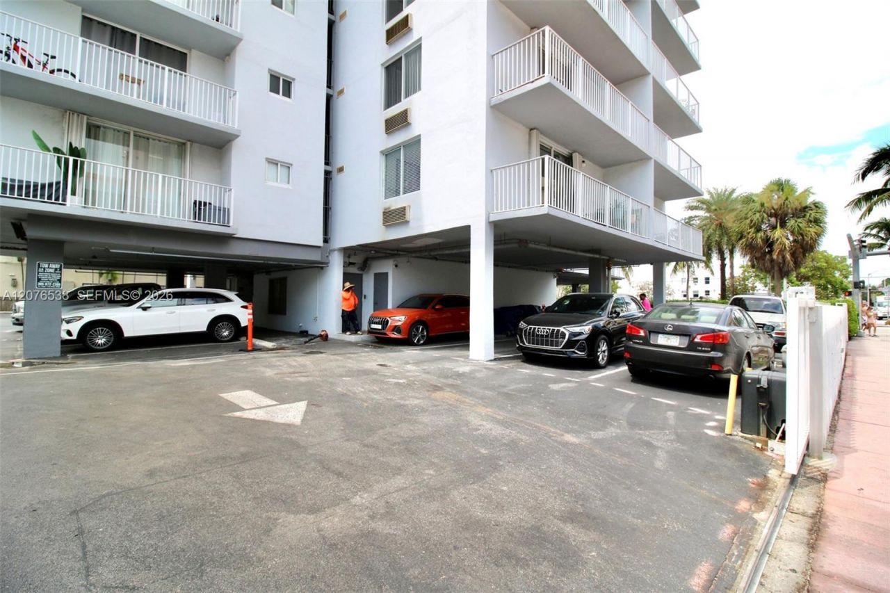 1255 Collins Ave , Unit 304, Miami Beach, FL 33139 Photo