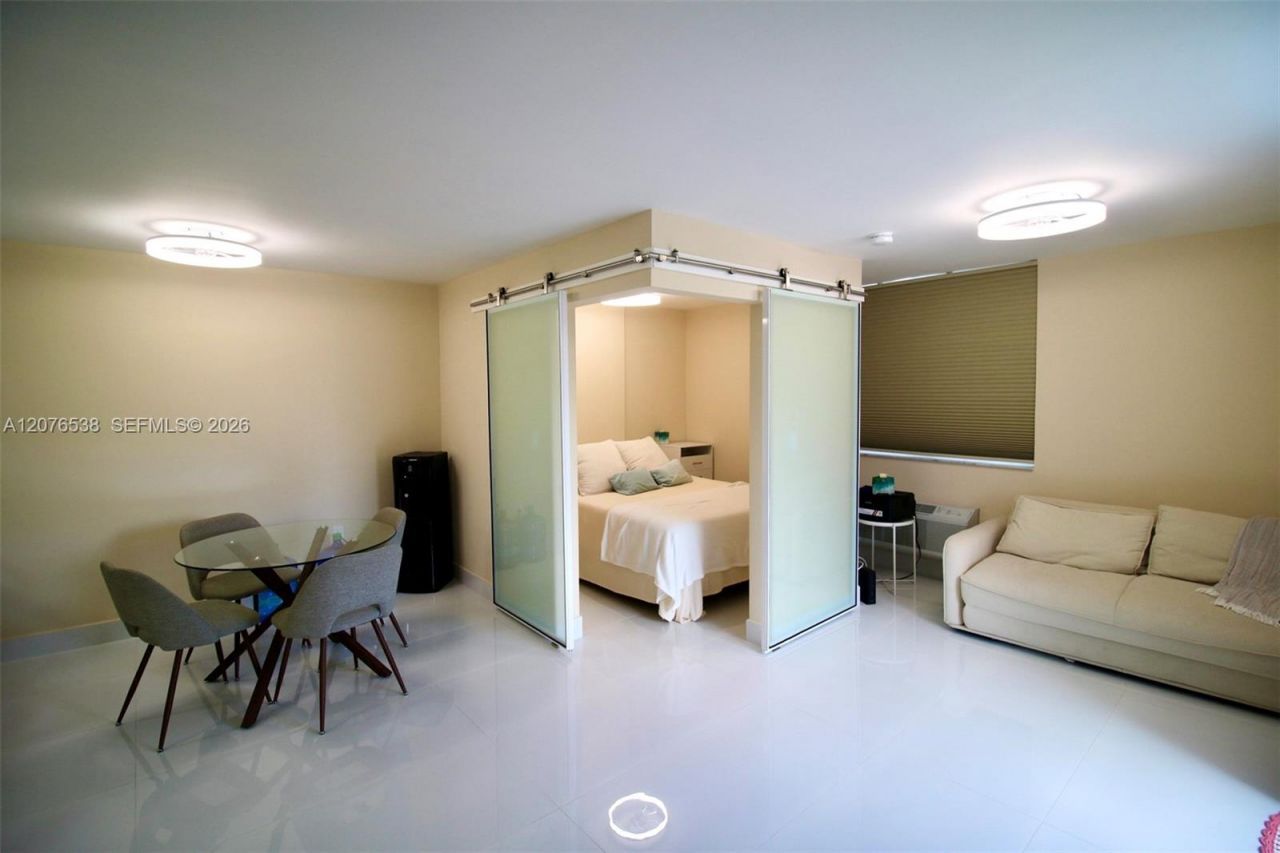 1255 Collins Ave , Unit 304, Miami Beach, FL 33139 Photo