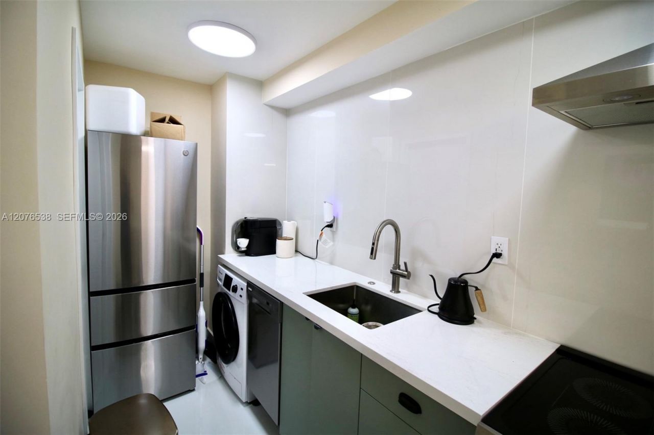 1255 Collins Ave , Unit 304, Miami Beach, FL 33139 Photo