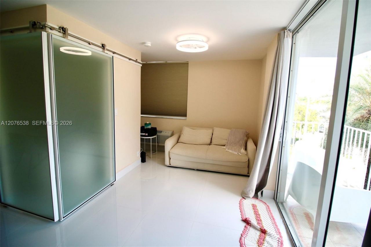1255 Collins Ave , Unit 304, Miami Beach, FL 33139 Photo