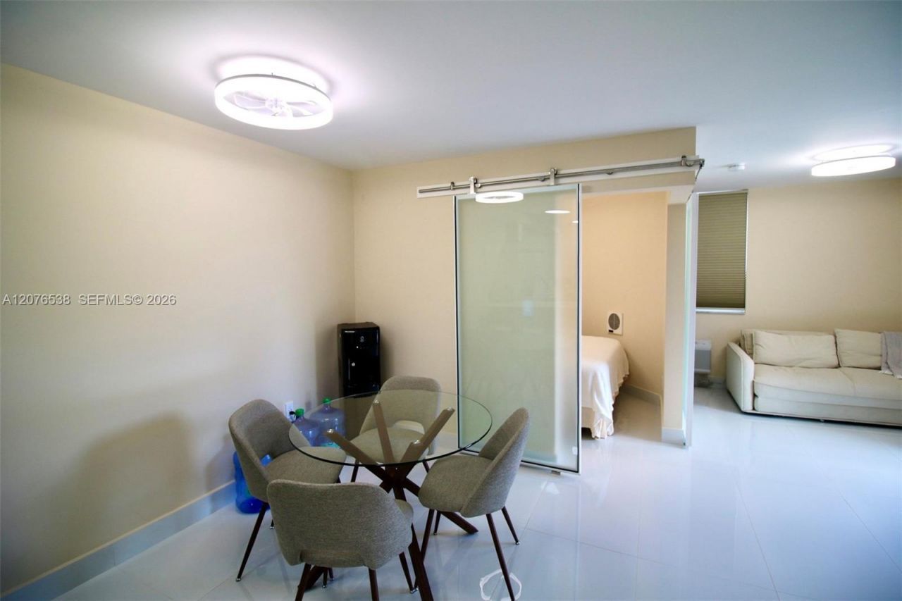 1255 Collins Ave , Unit 304, Miami Beach, FL 33139 Photo