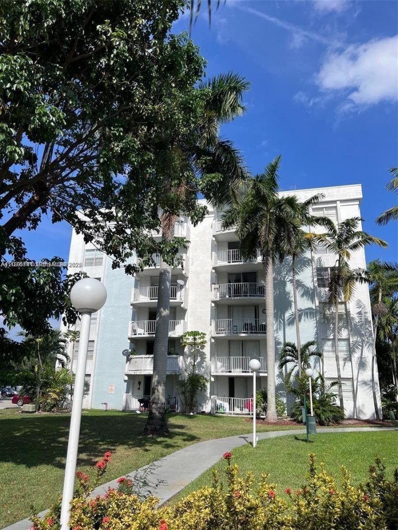 496 NW 165th St Rd , Unit D-310, Miami, FL 33169 Photo