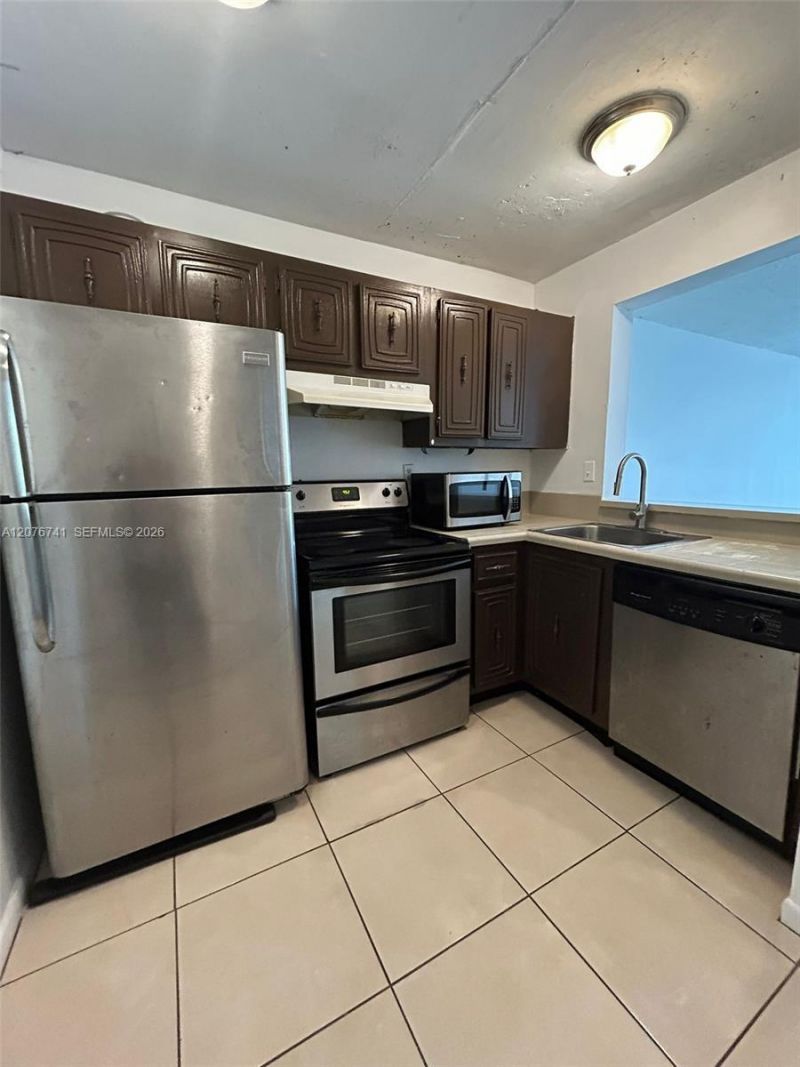 496 NW 165th St Rd , Unit D-310, Miami, FL 33169 Photo