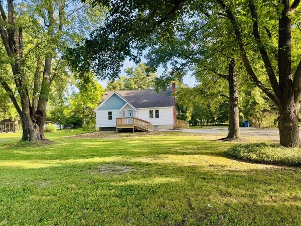 205 W main Street, Ewing, IL 62836