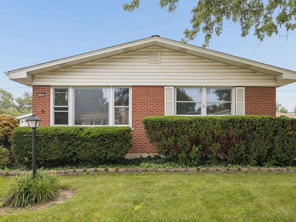 198 W Normandy Drive , Chicago Heights, IL 60411