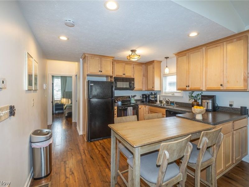 2584 W 11th Street, Cleveland, OH 44113 Photo 28
