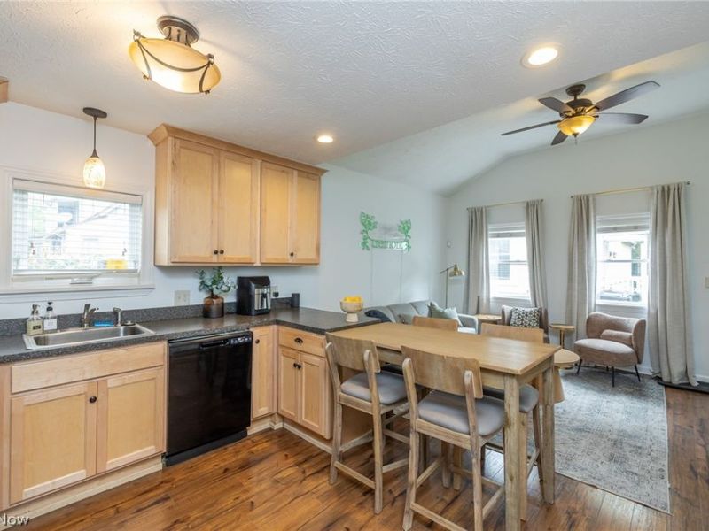 2584 W 11th Street, Cleveland, OH 44113 Photo 29