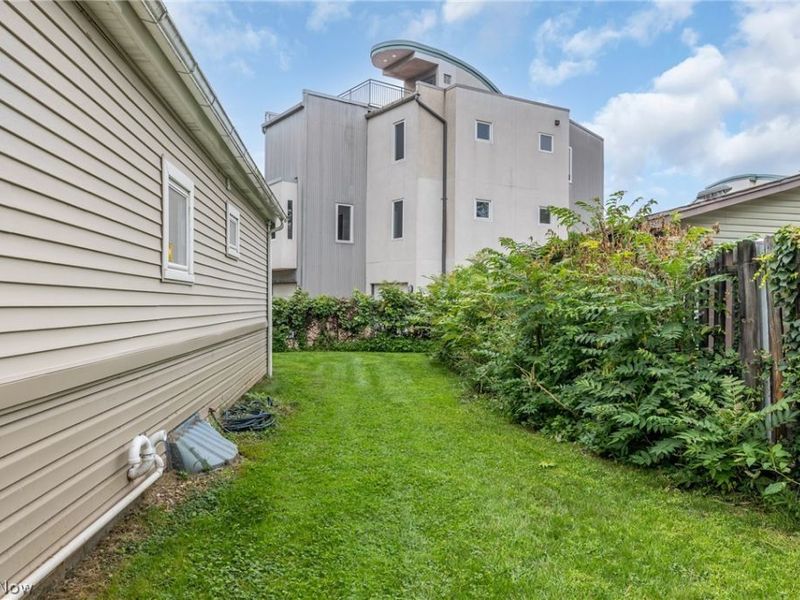 2584 W 11th Street, Cleveland, OH 44113 Photo 36