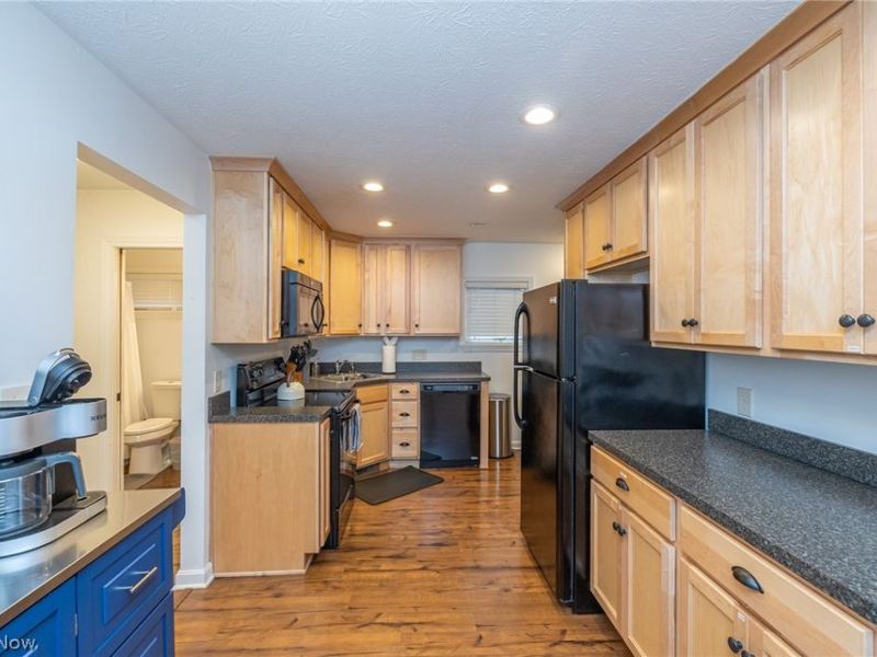 2584 W 11th Street, Cleveland, OH 44113 Photo 6