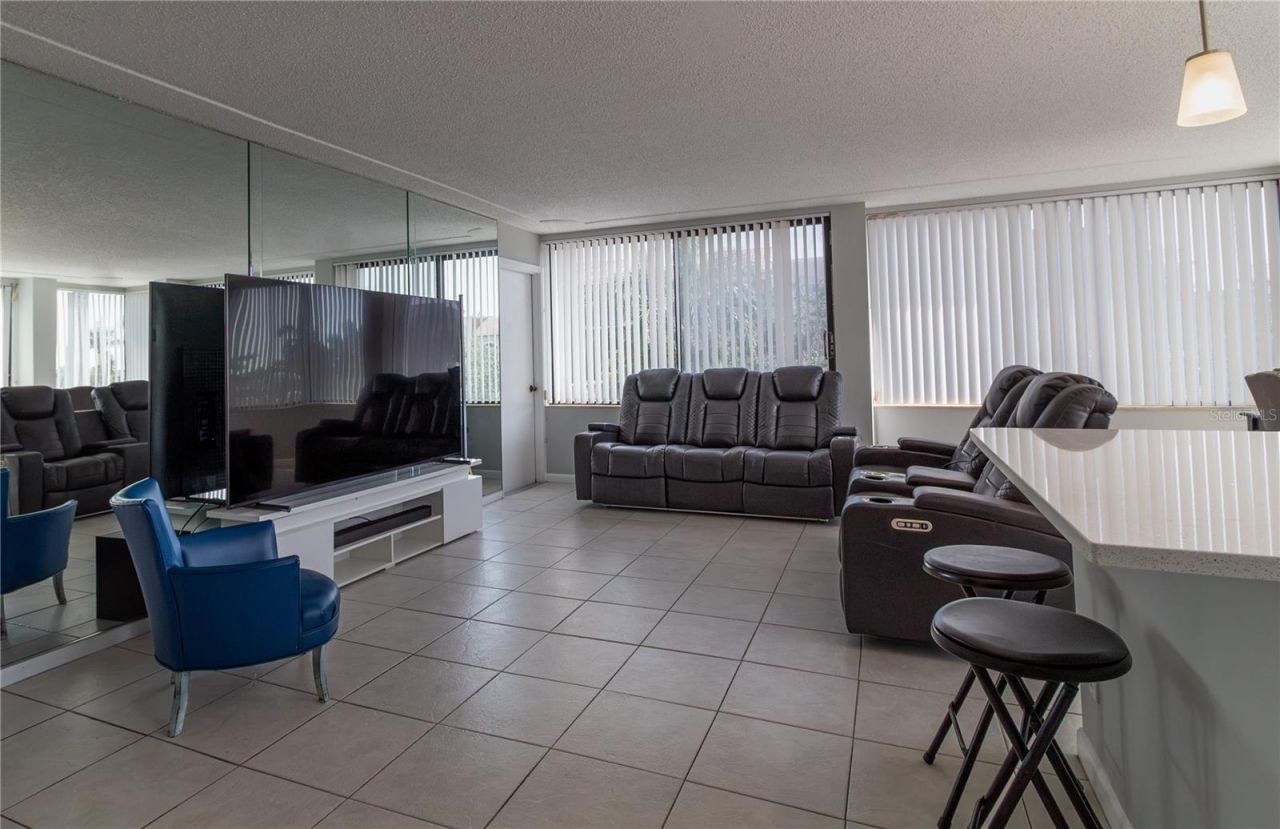 1500 Presidential Way, Unit 401, West Palm Beach, FL 33401 Photo