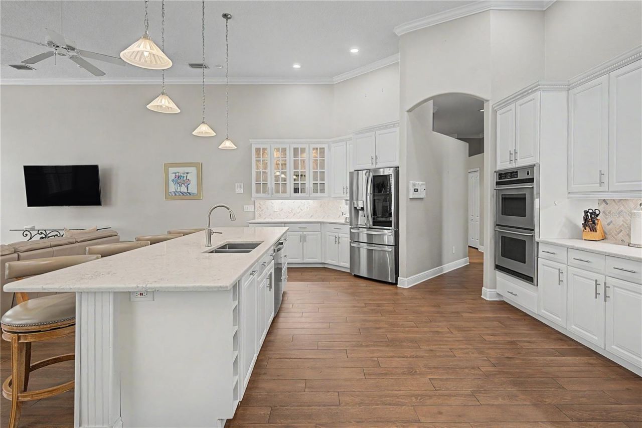 906 Lake Sapphire Lane, Lutz, FL 33548 Photo