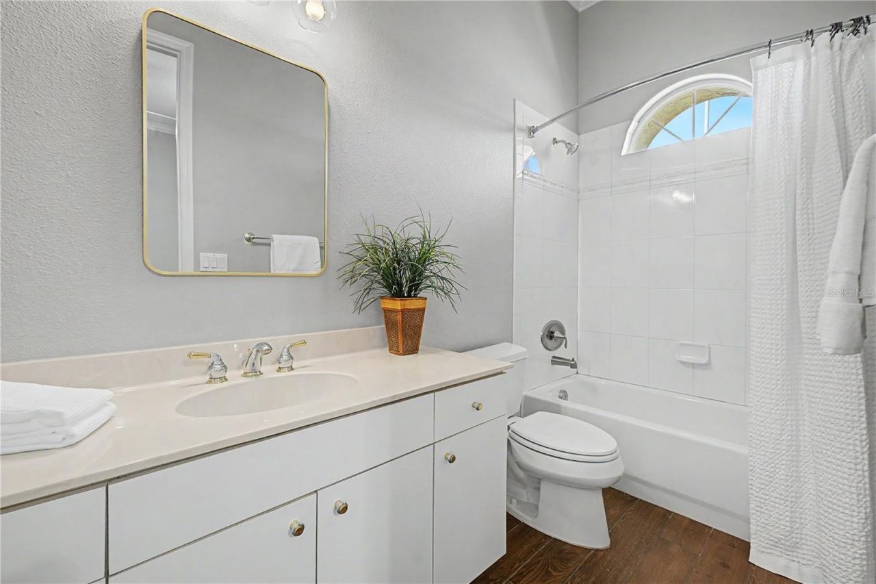 906 Lake Sapphire Lane, Lutz, FL 33548 Photo