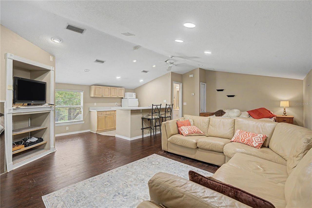 906 Lake Sapphire Lane, Lutz, FL 33548 Photo