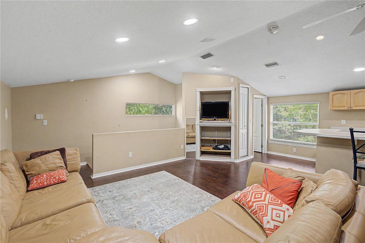 906 Lake Sapphire Lane, Lutz, FL 33548 Photo
