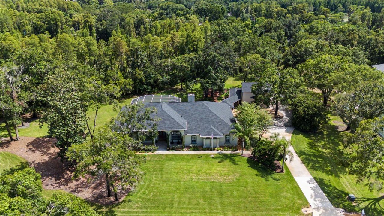 906 Lake Sapphire Lane, Lutz, FL 33548 Photo