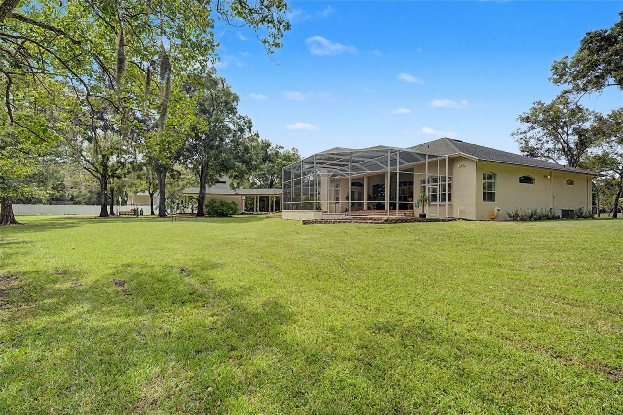 906 Lake Sapphire Lane, Lutz, FL 33548 Photo