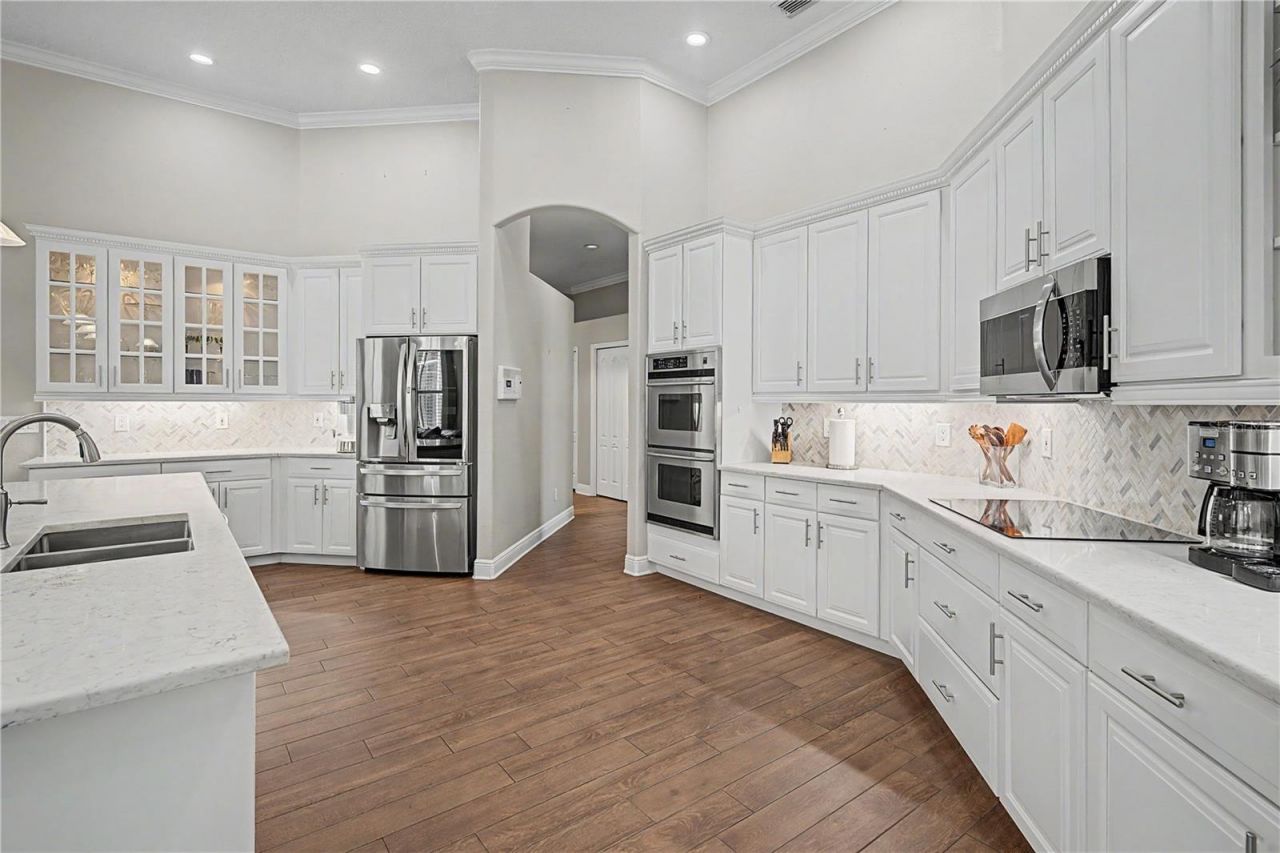 906 Lake Sapphire Lane, Lutz, FL 33548 Photo