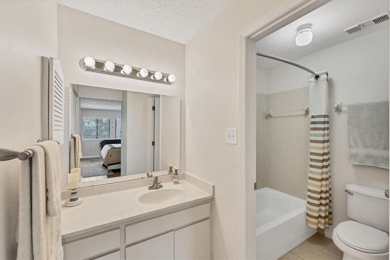 5264 Lake Village Drive, Unit 48, Sarasota, FL 34235 Photo