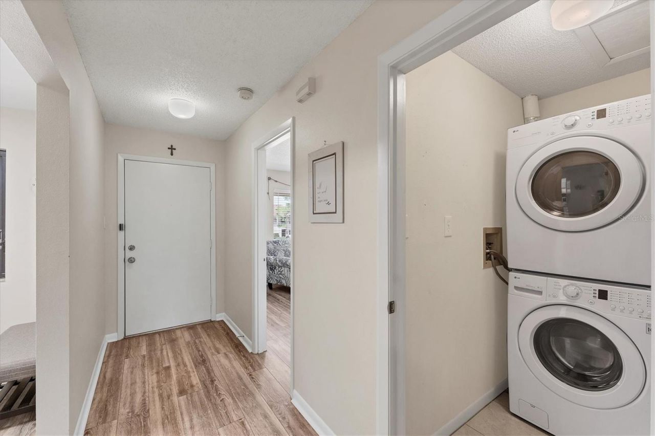 5264 Lake Village Drive, Unit 48, Sarasota, FL 34235 Photo