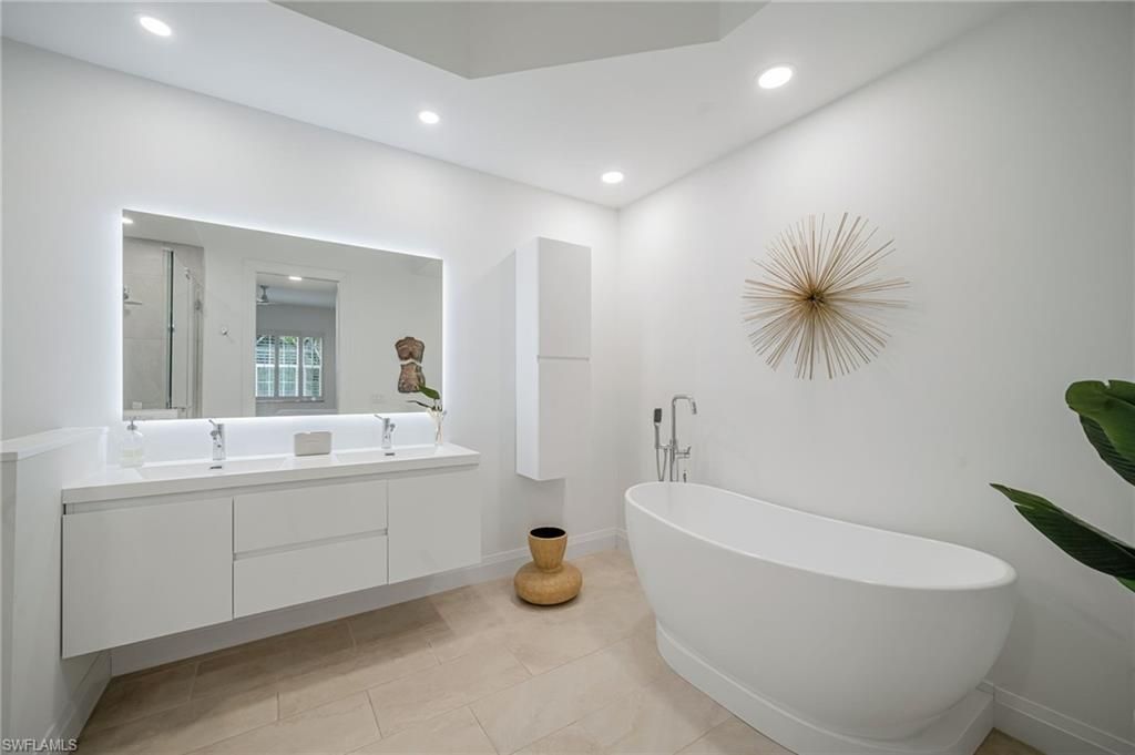 700 Bentwater Cir, Unit 103, Naples, FL 34108 Photo