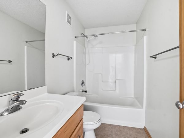 11317 Stratton Avenue , Unit 100, Eden Prairie, MN 55344