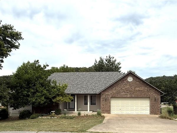 34 S Bandy Drive , Holiday Island, AR 72631
