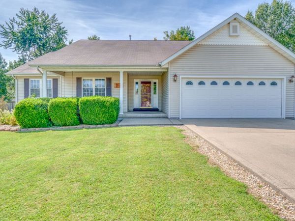 405 W Beacon Court, Mt Vernon, IL 62864