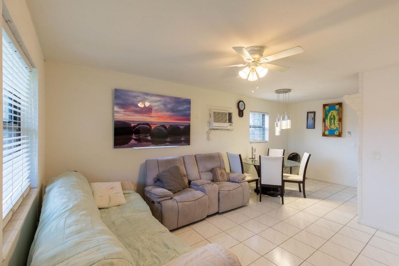 172 Jamaica Drive, Palm Springs, FL 33461 Photo