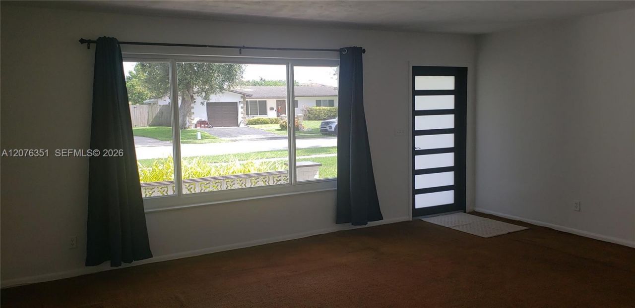 8320 NW 24th Ct , Pembroke Pines, FL 33024 Photo