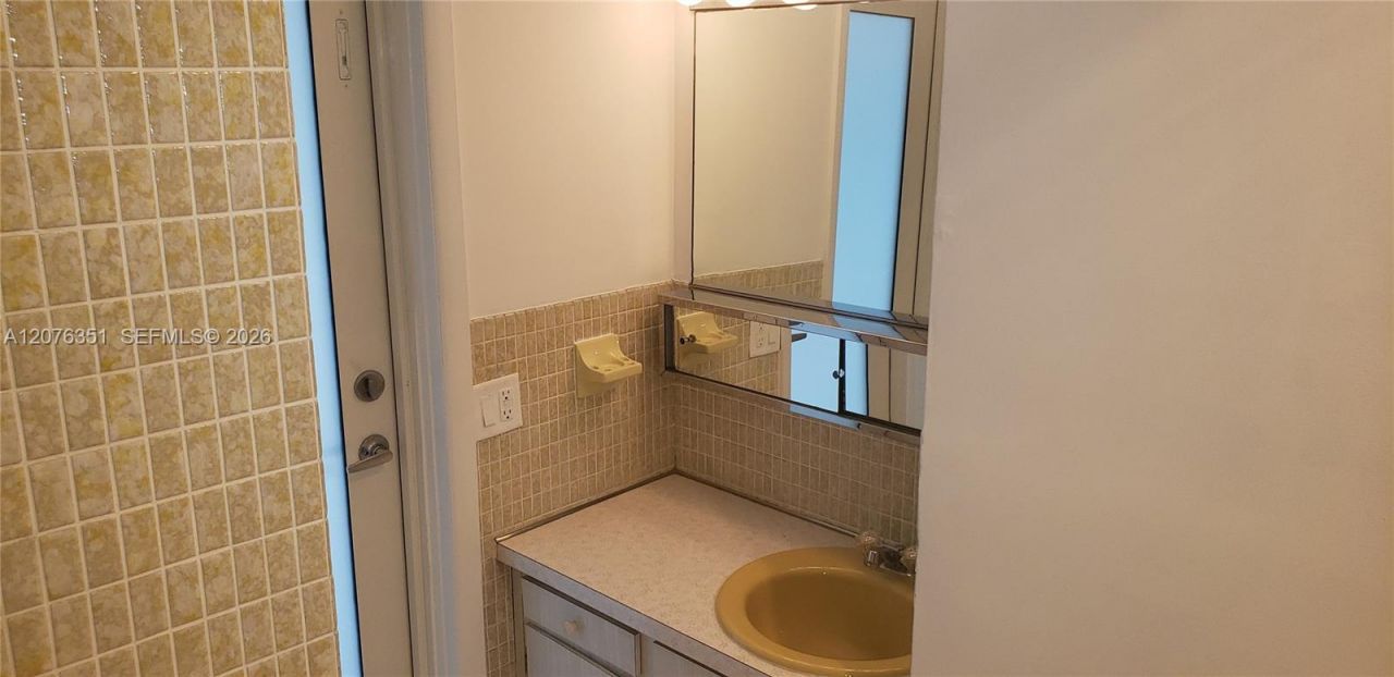 8320 NW 24th Ct , Pembroke Pines, FL 33024 Photo