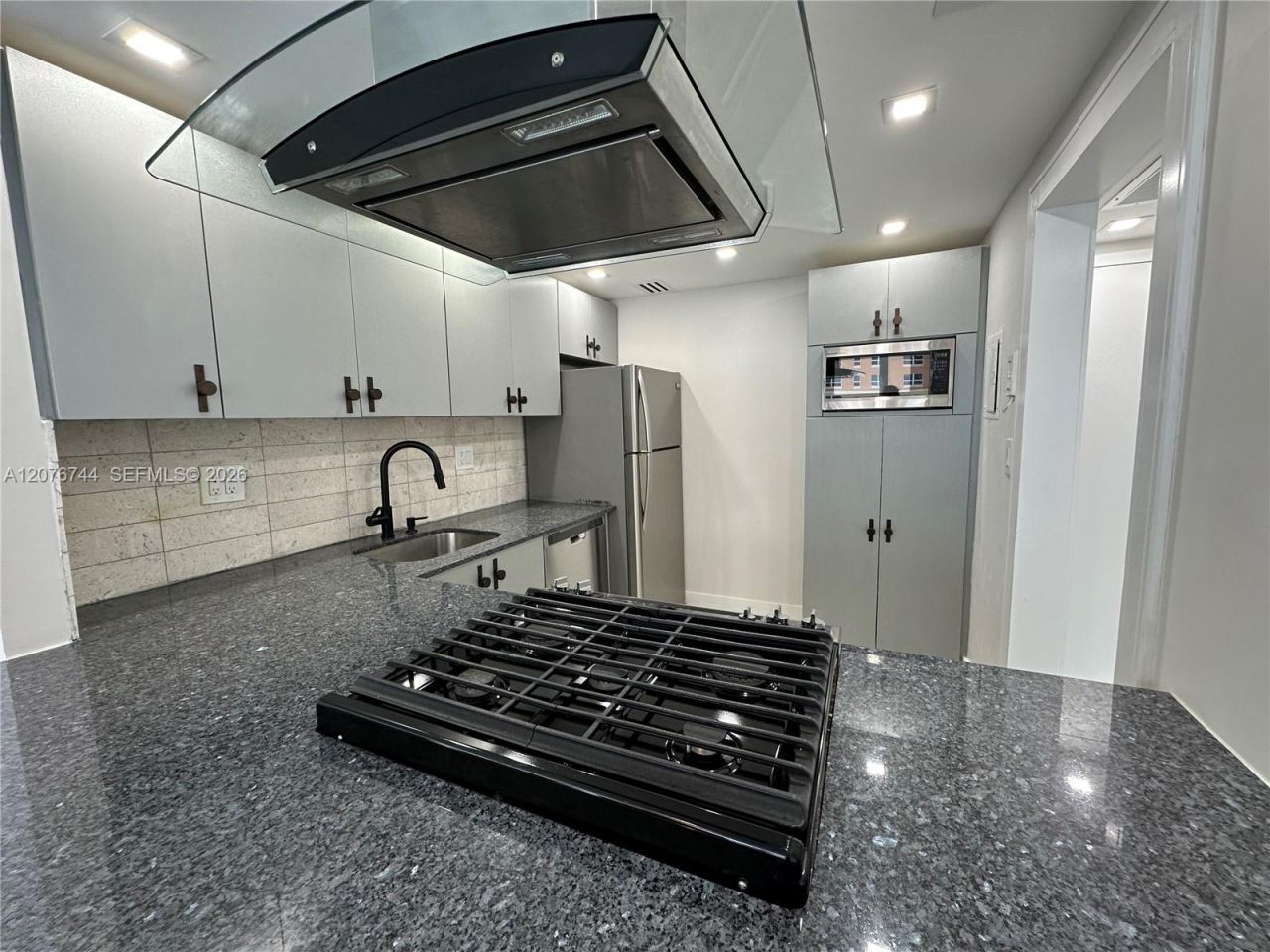2030 S Ocean Dr , Unit 1611, Hallandale Beach, FL 33009 Photo