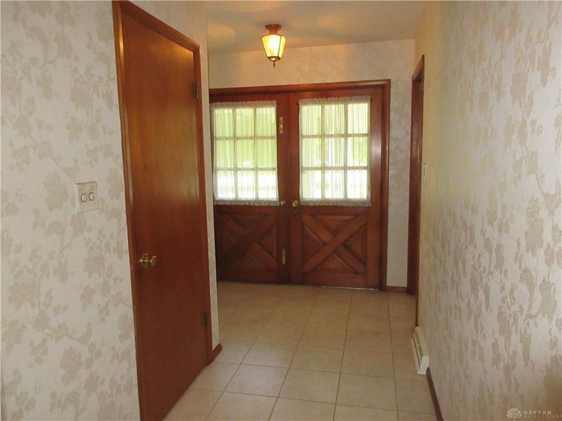 827 Hickory Lane, Troy, OH 45373 Photo 12