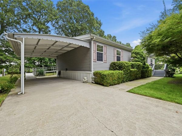 638 Fresh Pond Avenue, Unit 320, Calverton, NY 11933