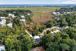 231 Watson Way photo 4