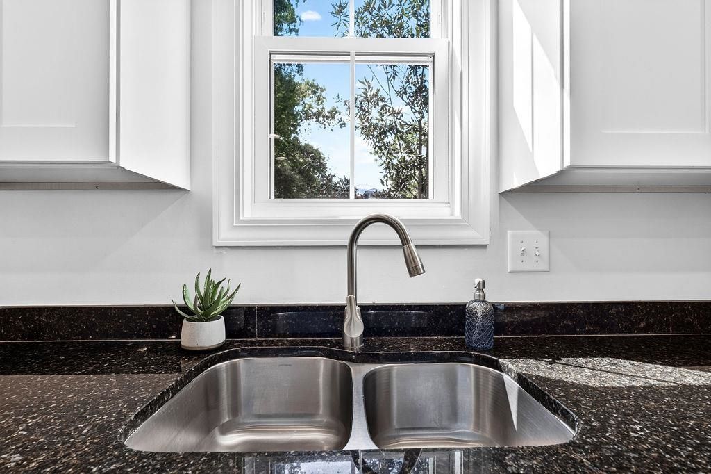 231 Watson Way Photo 8
