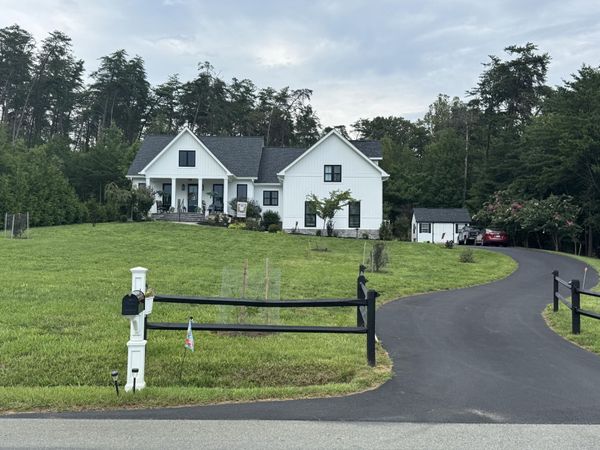 151 Park Way AVE , Moneta, VA 24121