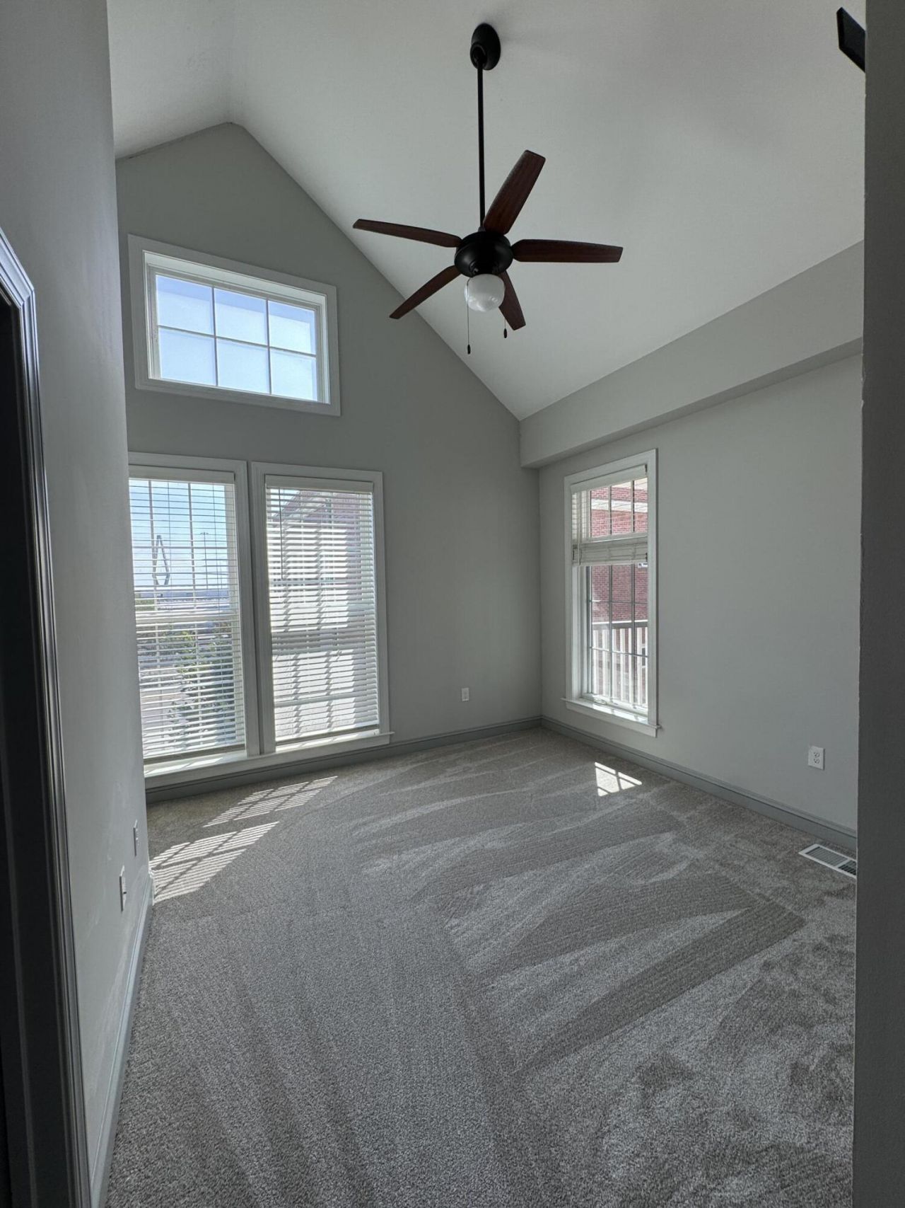 655 E Bay Street Photo 10