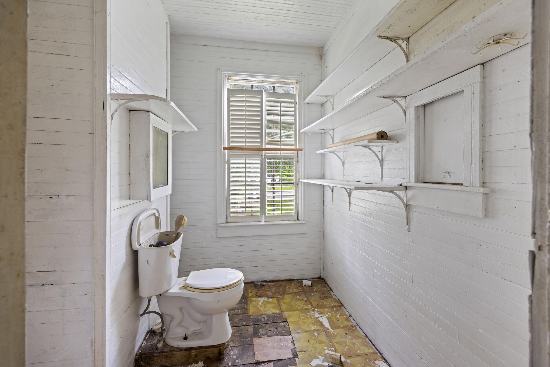 305 Dawson Street Photo 16