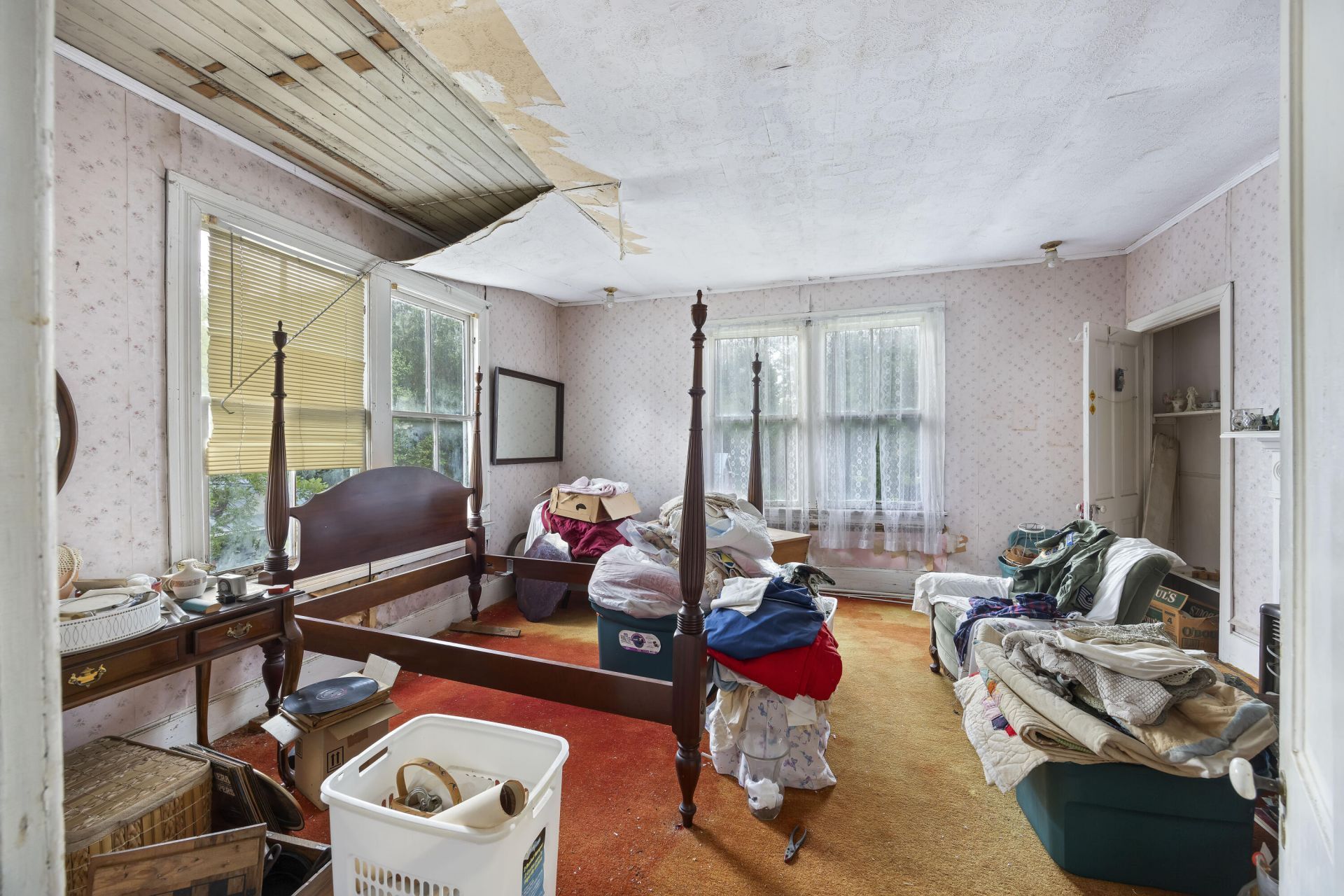 305 Dawson Street Photo 9