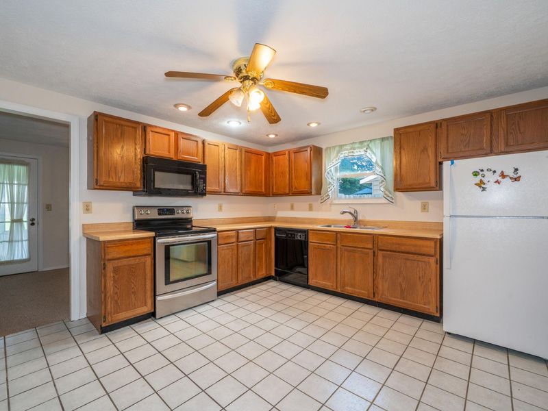 5829 Waynegate Road, Huber Heights, OH 45424 Photo 10