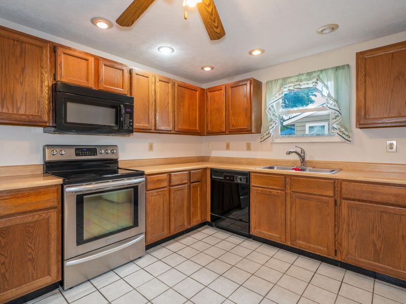5829 Waynegate Road, Huber Heights, OH 45424 Photo 11