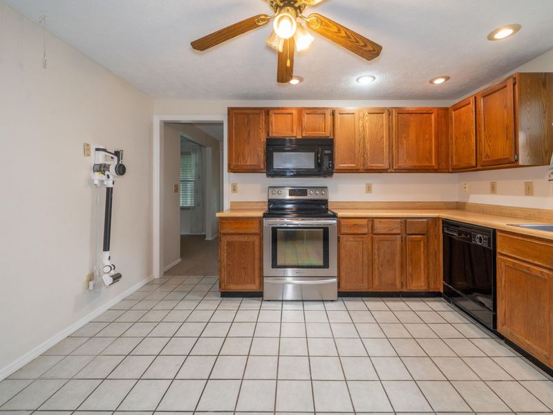 5829 Waynegate Road, Huber Heights, OH 45424 Photo 9